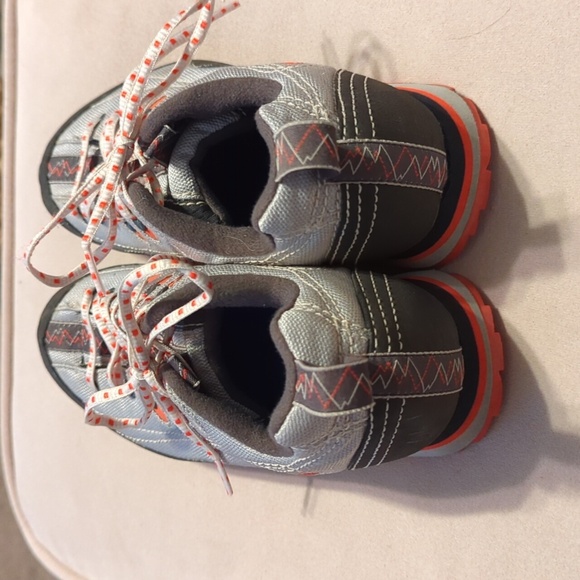 Patagonia Women's Hiking Biking Terrain Sneakers Size 7 Vibram Worn Once Finn - Picture 3 of 11